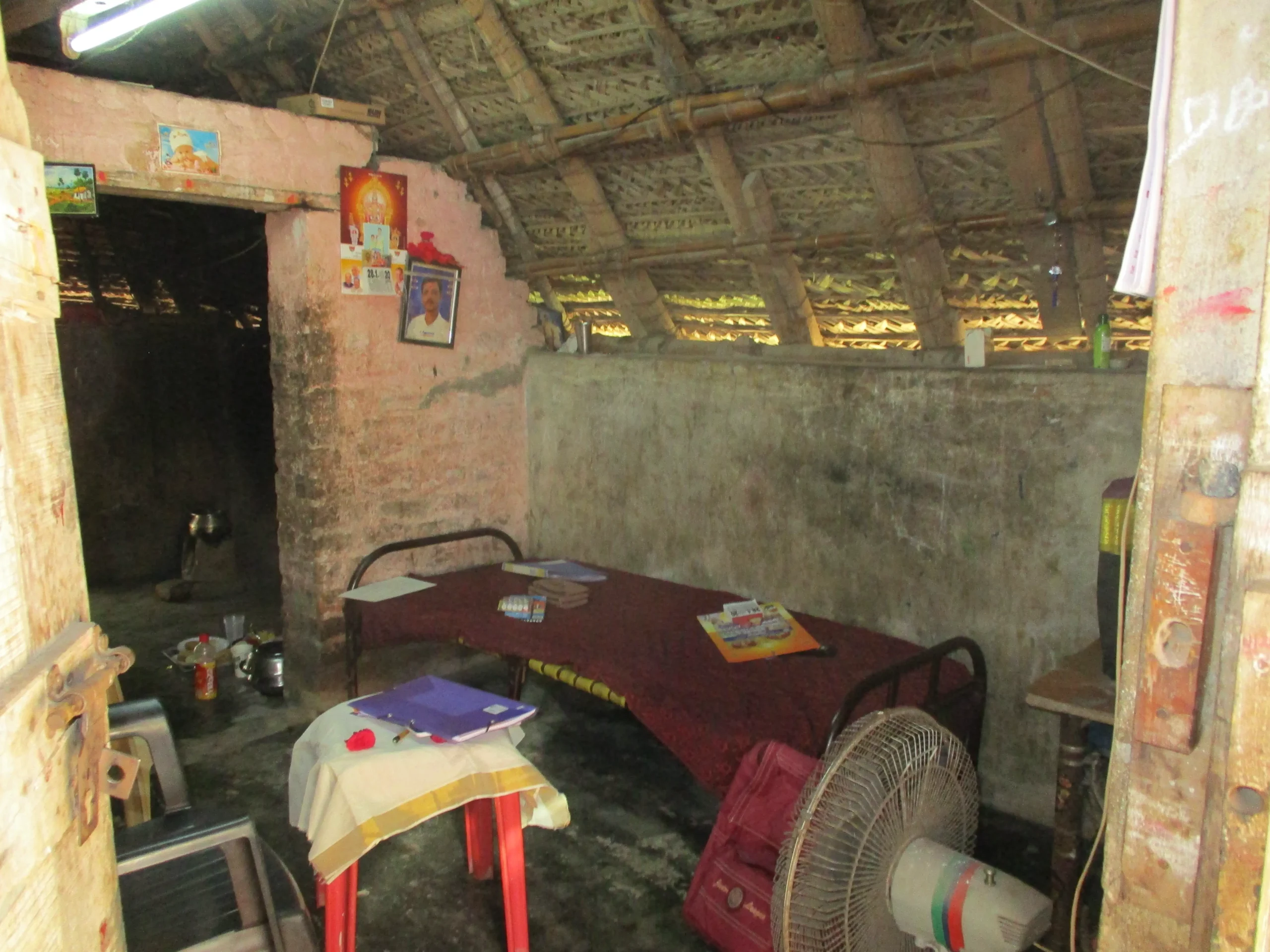 Intérieur modeste d'un logement à Pondichéry pour la galerie de la page