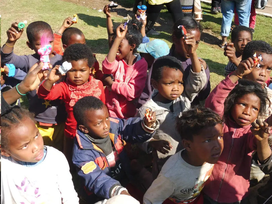 Présence de terrain auprès des enfants des rues à Antsirabe